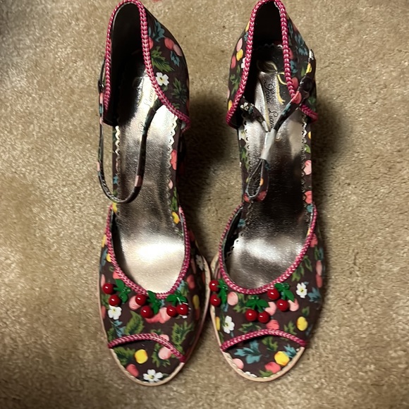 Poetic License shoes - Picture 3 of 4